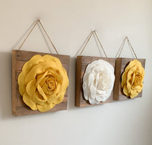 Load image into Gallery viewer, Farmhouse Flower Wall Decor