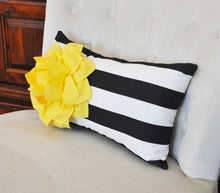 Load image into Gallery viewer, Decorative Lumbar Pillow - Daisy Manor