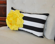 Load image into Gallery viewer, Decorative Lumbar Pillow - Daisy Manor