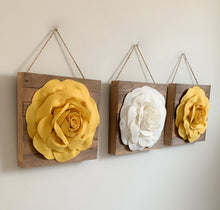 Load image into Gallery viewer, Farmhouse Flower Wall Decor
