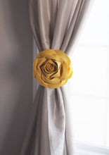 Load image into Gallery viewer, Mellow Yellow Rose Curtain Tieback - Daisy Manor
