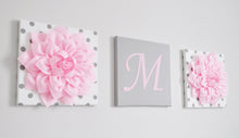 Load image into Gallery viewer, Personalized Letter and Flower Canvas set - Daisy Manor
