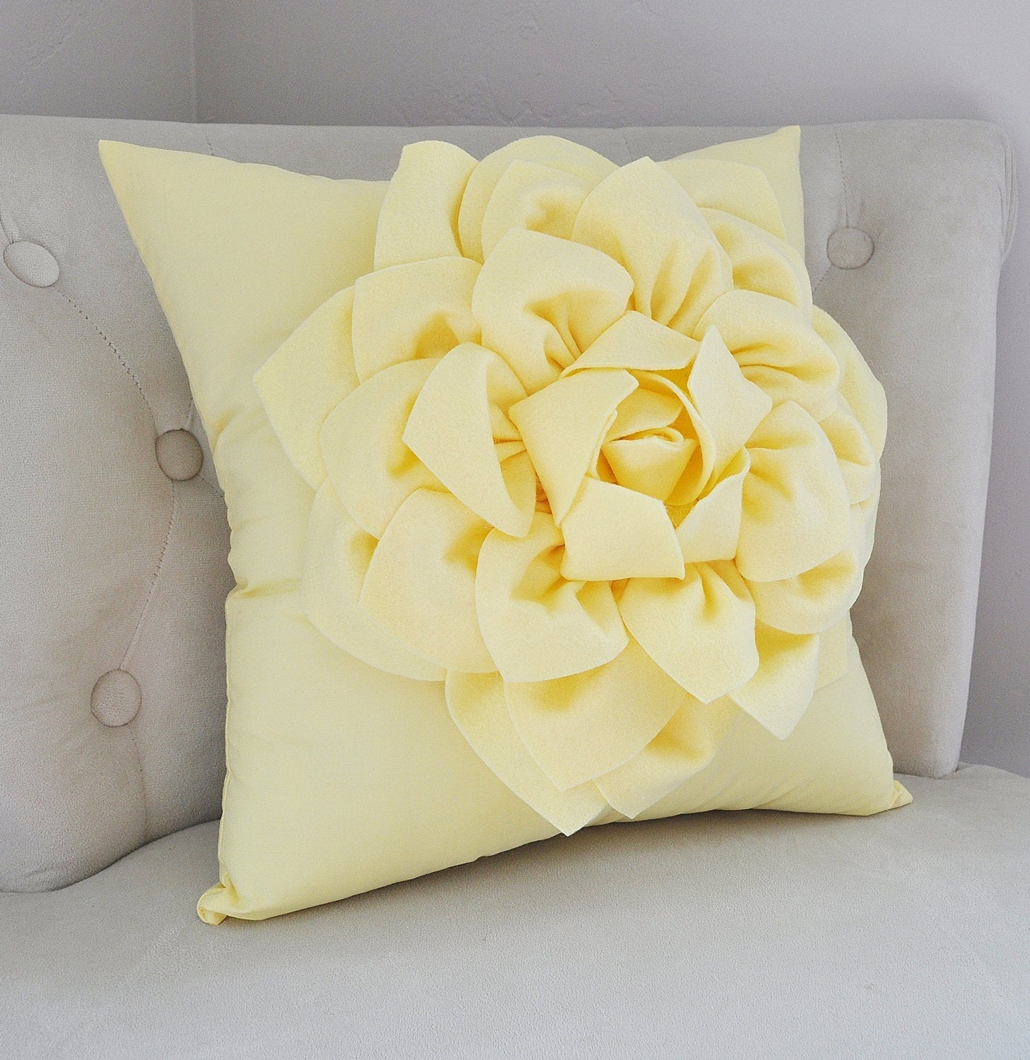 Light Yellow Dahlia Pillow – Daisy Manor