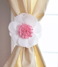 Load image into Gallery viewer, White Daisy Curtain Tie Back Set - Daisy Manor
