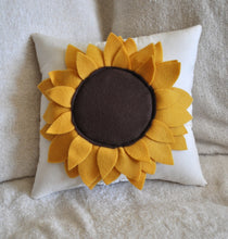 Load image into Gallery viewer, Sunflower Pillow - Daisy Manor
